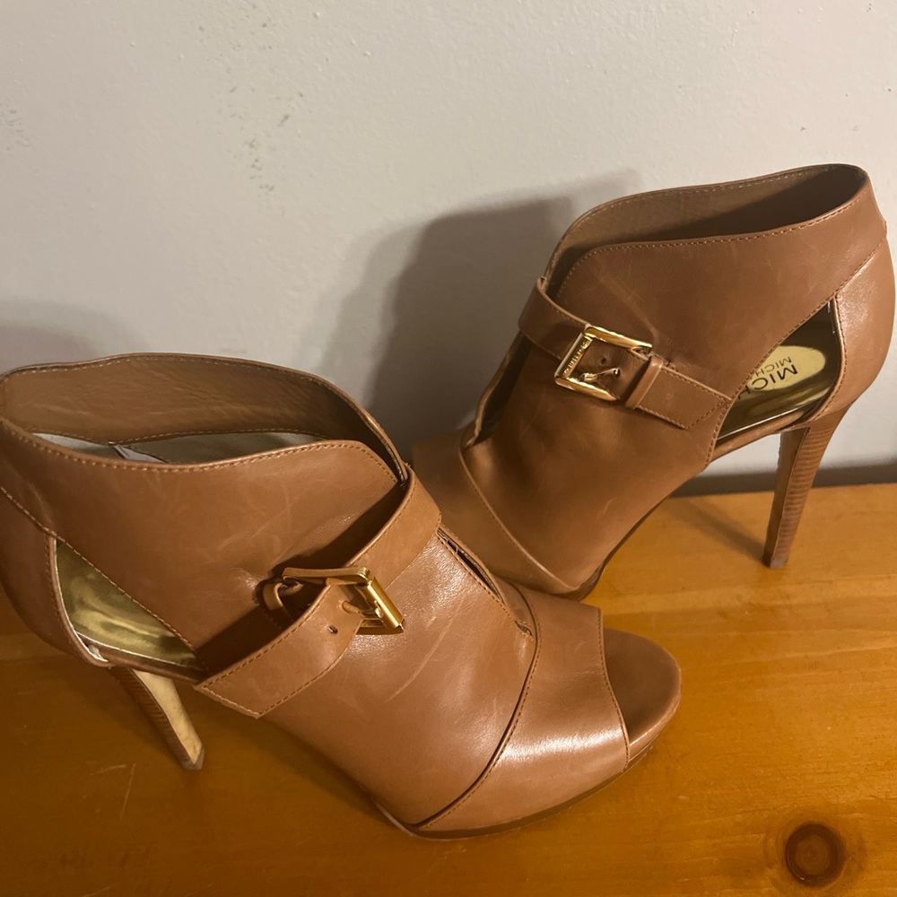 MICHAEL KORS | Isabella Open Toe Bootie Heels in Luggage 7.5M - Picture 6 of 7
